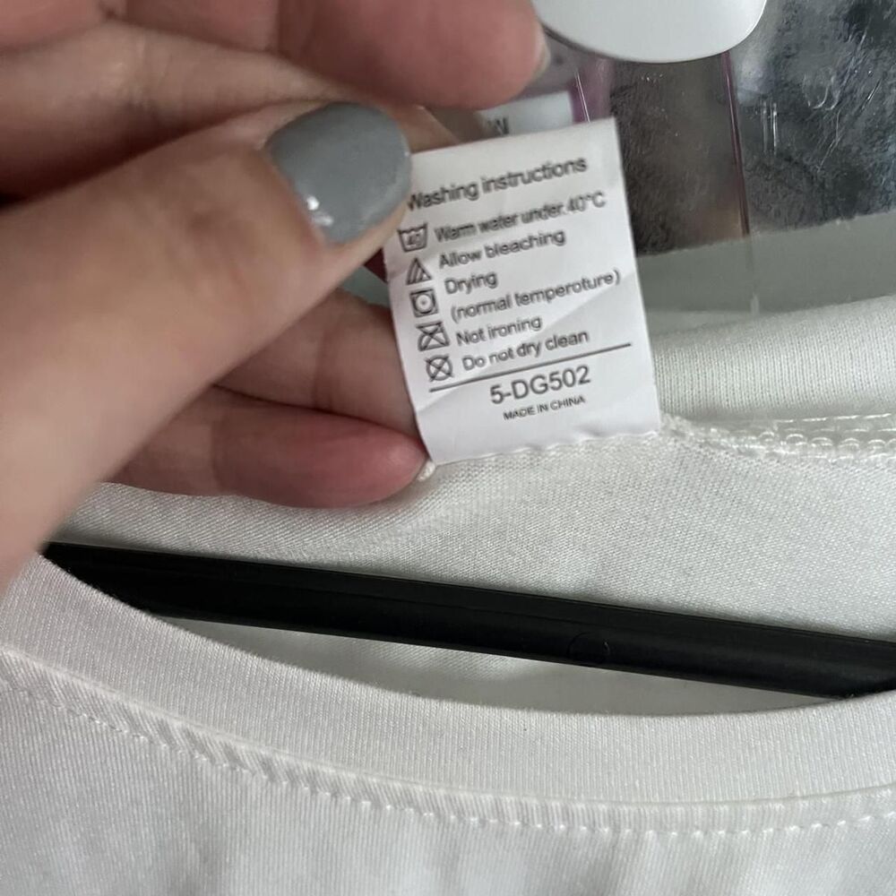 Unbranded Women's White T-shirt - Picture 4 of 5